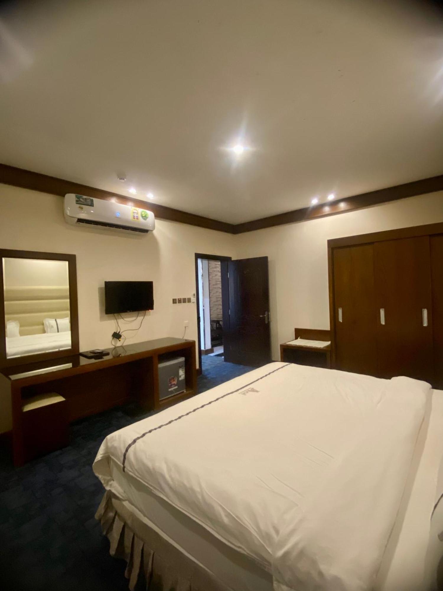 Aral Hotel Apartments Tabuk Exterior foto